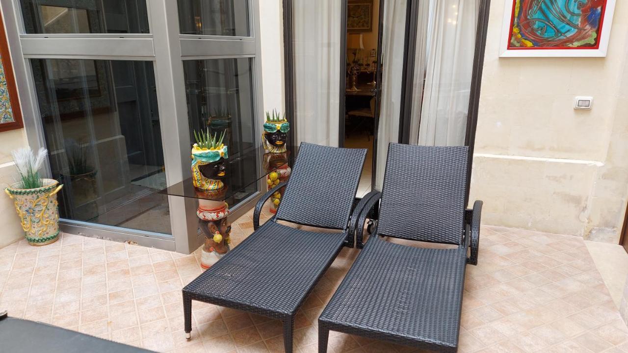 Dimora Charleston Lecce Parcheggio Privato In Loco Gratis Bed & Breakfast Екстериор снимка