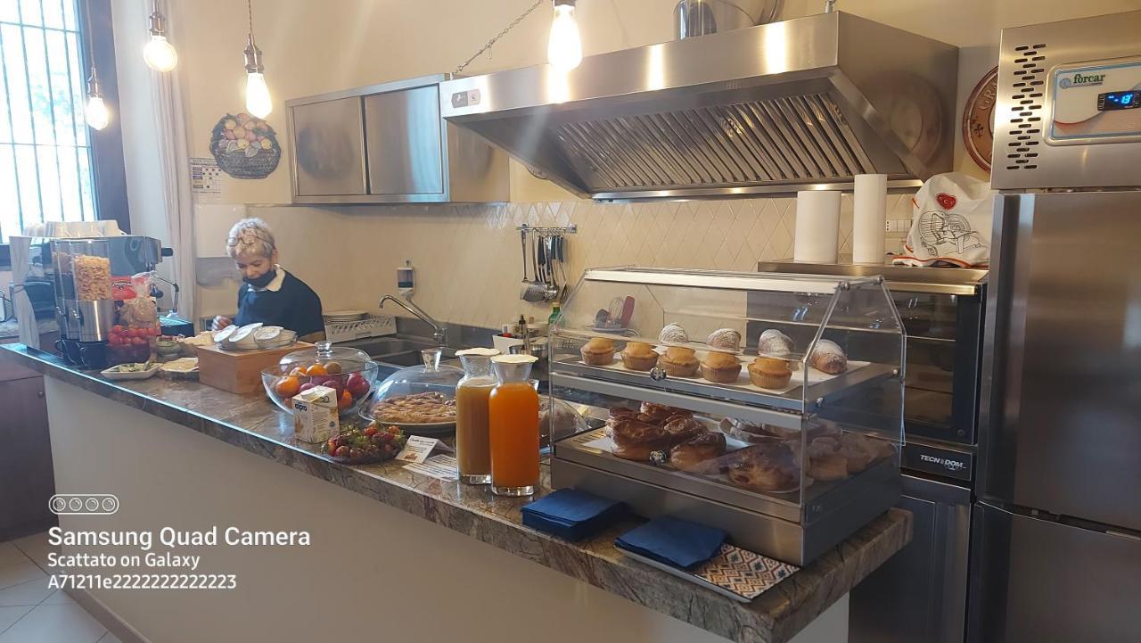 Dimora Charleston Lecce Parcheggio Privato In Loco Gratis Bed & Breakfast Екстериор снимка