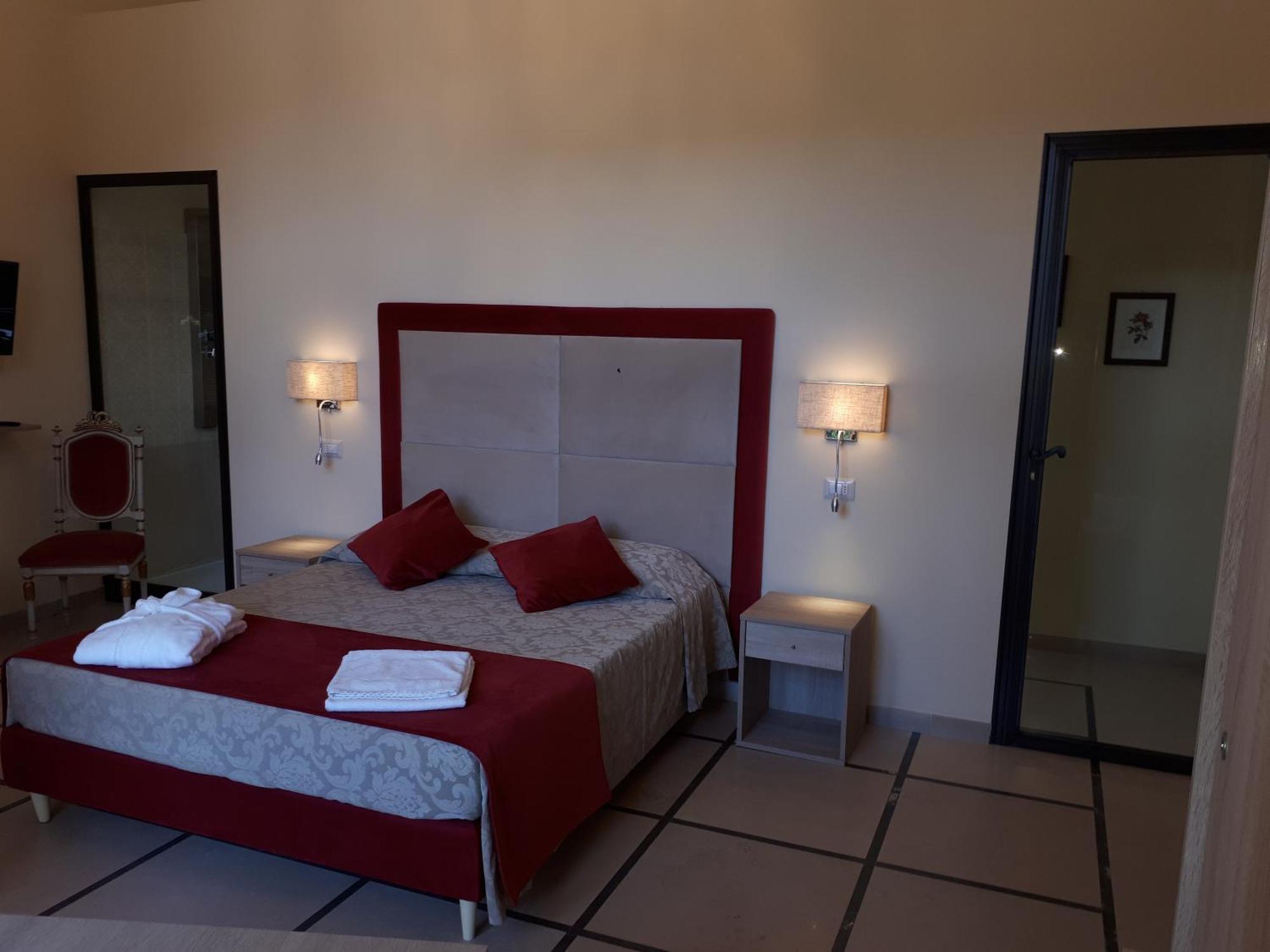 Dimora Charleston Lecce Parcheggio Privato In Loco Gratis Bed & Breakfast Стая снимка