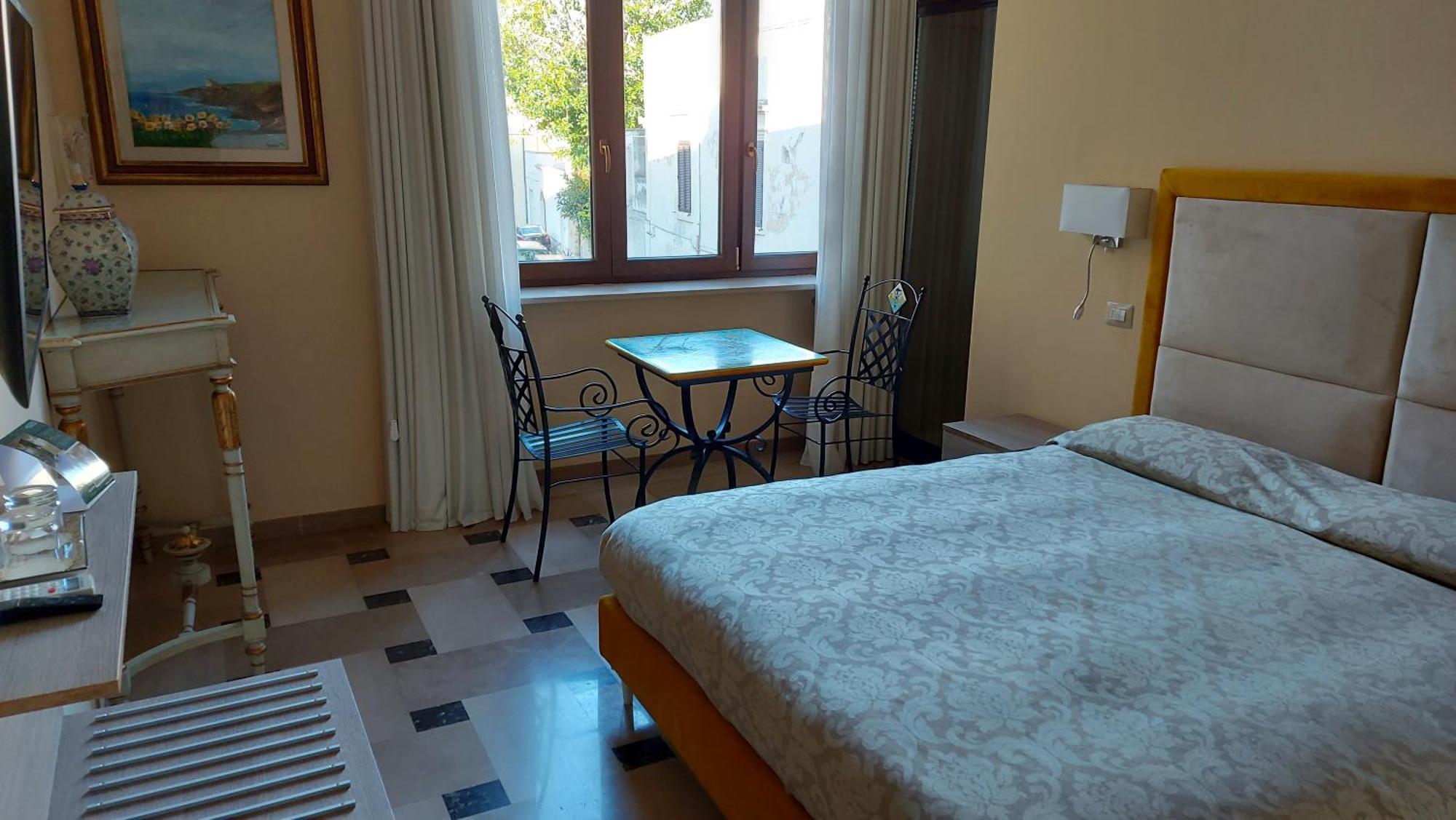 Dimora Charleston Lecce Parcheggio Privato In Loco Gratis Bed & Breakfast Стая снимка