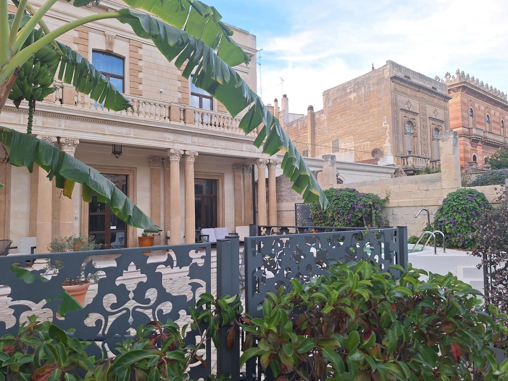 Dimora Charleston Lecce Parcheggio Privato In Loco Gratis Bed & Breakfast Екстериор снимка